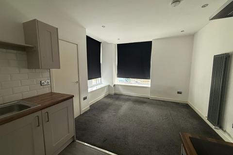 2 bedroom flat to rent, Blackness Street, West End, Dundee, DD1