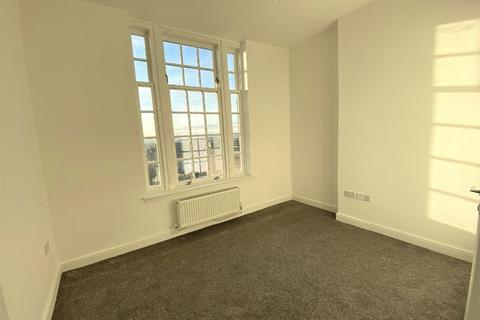 1 bedroom flat to rent, 15A East Port, Dunfermline