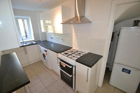 2 bedroom flat to rent, Desborough House, High Wycombe, HP13