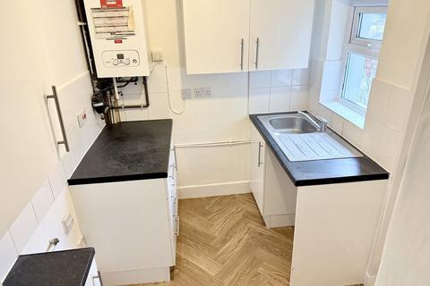 2 bedroom terraced house to rent, Cobden Street, Blackley