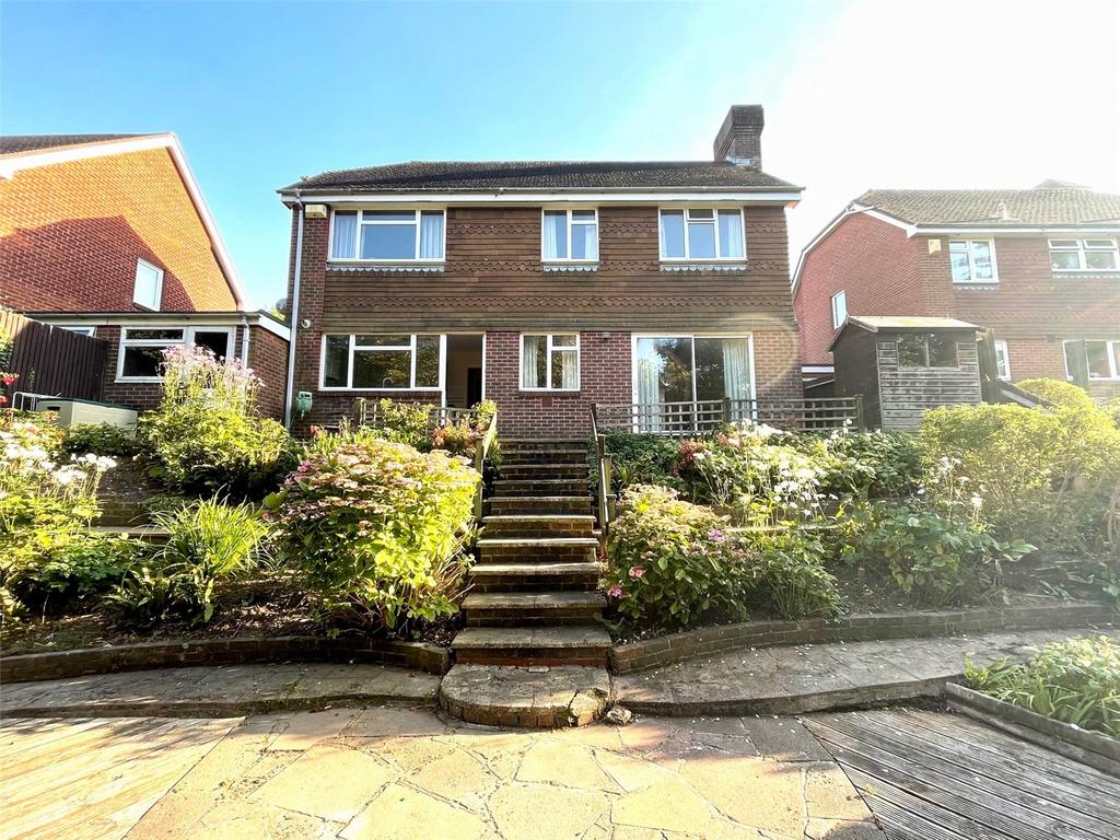 Ascot Close, Meads, Eastbourne, BN20 3 bed detached house £650,000