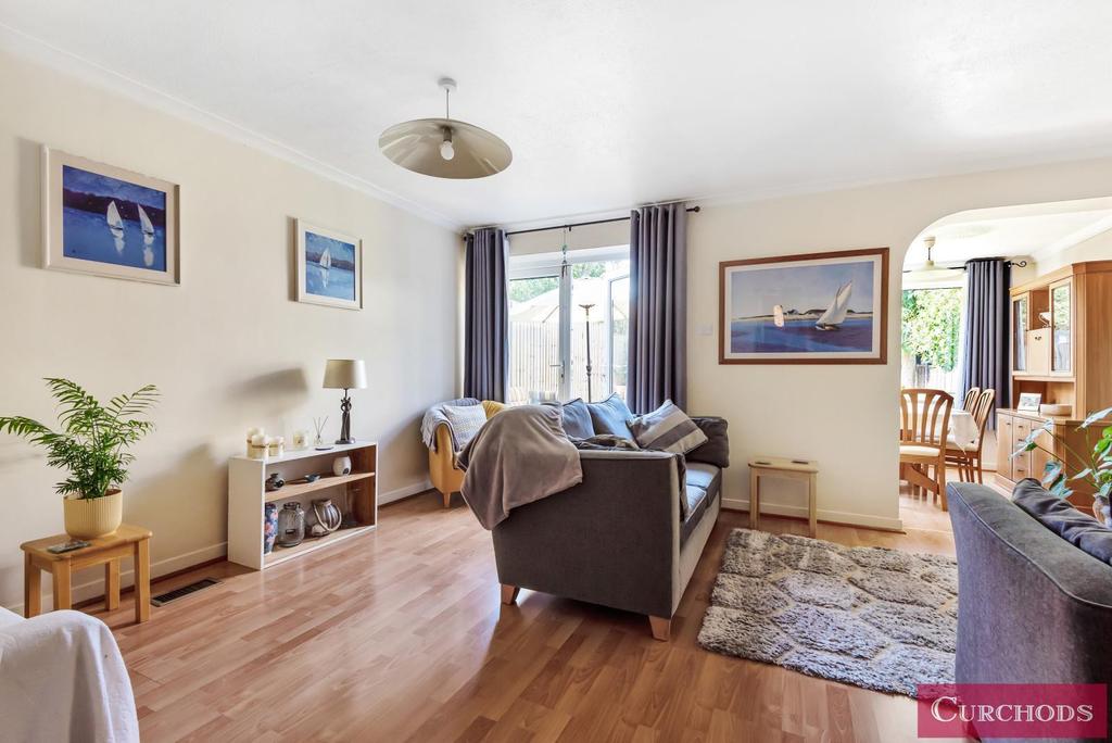 Vincent Drive, Shepperton, TW17 3 bed end of terrace house £475,000
