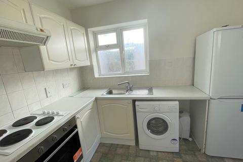 1 bedroom maisonette to rent, Wraysbury, Berkshire