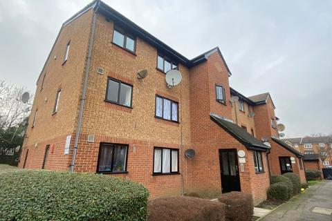 1 bedroom flat to rent, Streamside Close, N9