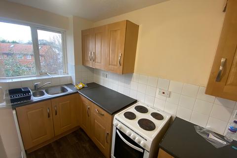 1 bedroom flat to rent, Streamside Close, N9