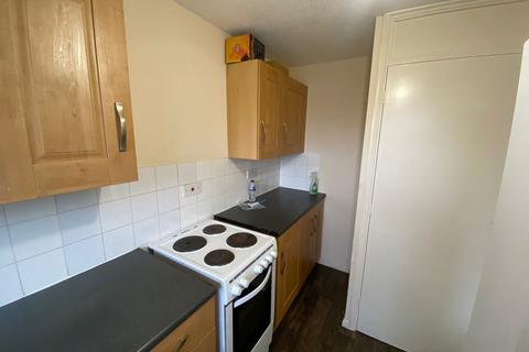 1 bedroom flat to rent, Streamside Close, N9