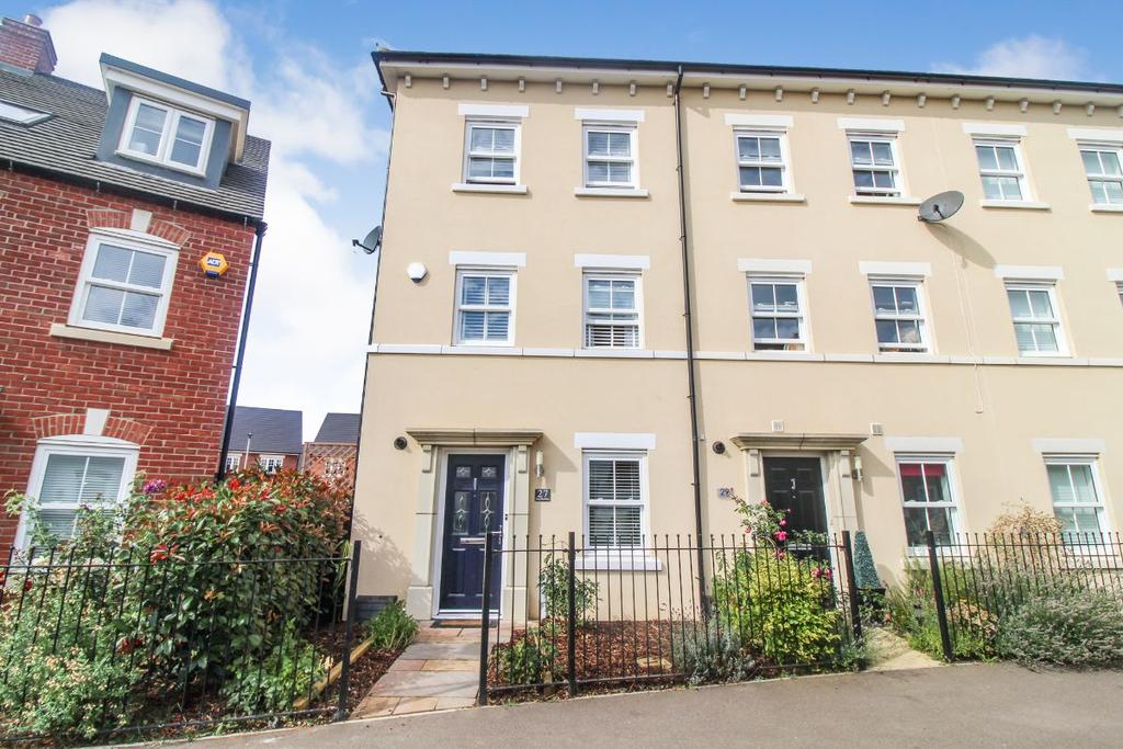 King Alfred Way, Great Denham, Bedford 4 bed townhouse £1,500 pcm (£346 pw)