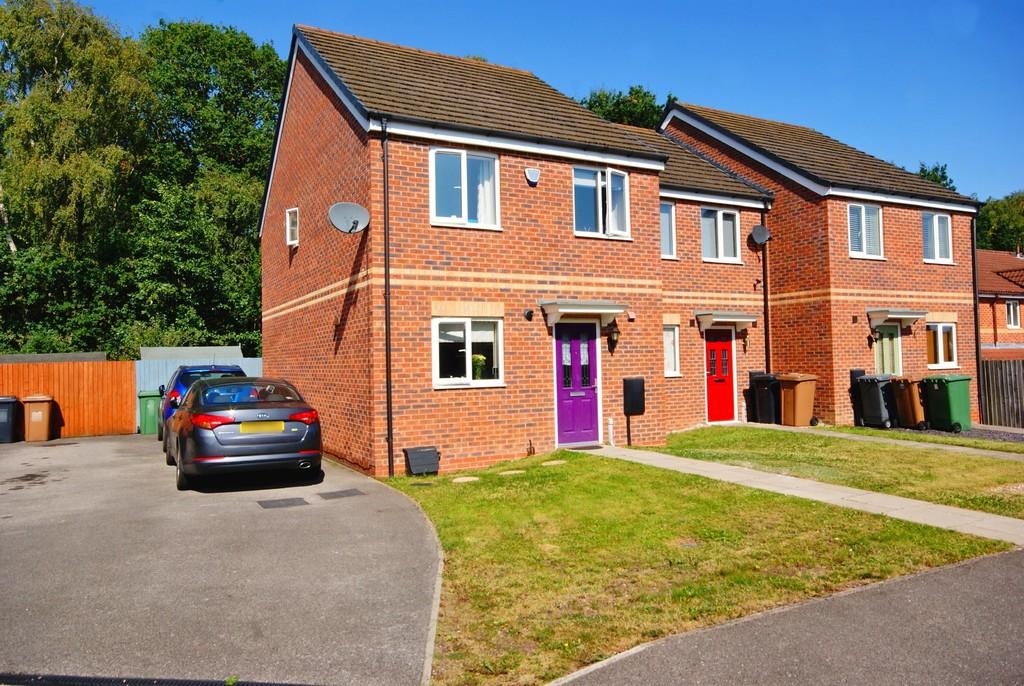 Pinewood Crescent, Lincoln 3 bed end of terrace house £182,500