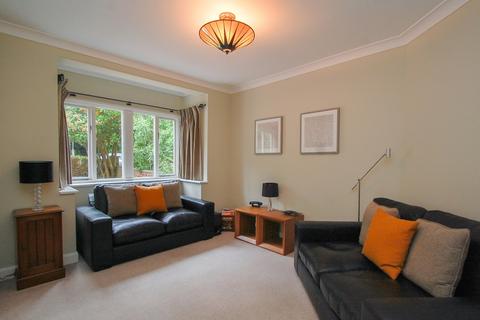 Daisybank Hay Lane, Fulmer, Slough, SL3 6HJ