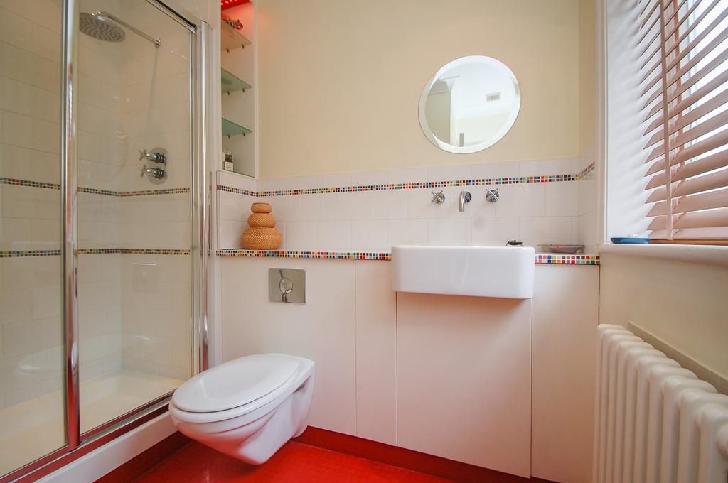 En suite Bathroom