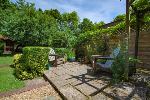 Daisybank Hay Lane, Fulmer, Slough, SL3 6HJ