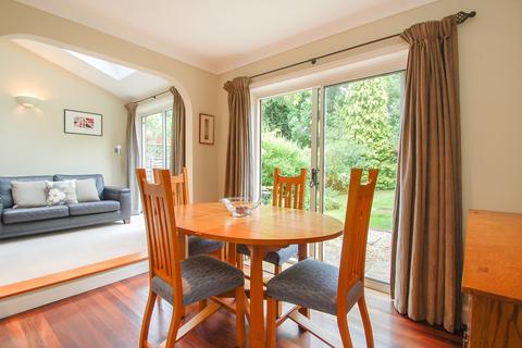 Daisybank Hay Lane, Fulmer, Slough, SL3 6HJ