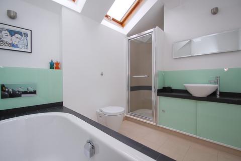 Daisybank Hay Lane, Fulmer, Slough, SL3 6HJ