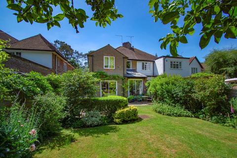 Daisybank Hay Lane, Fulmer, Slough, SL3 6HJ