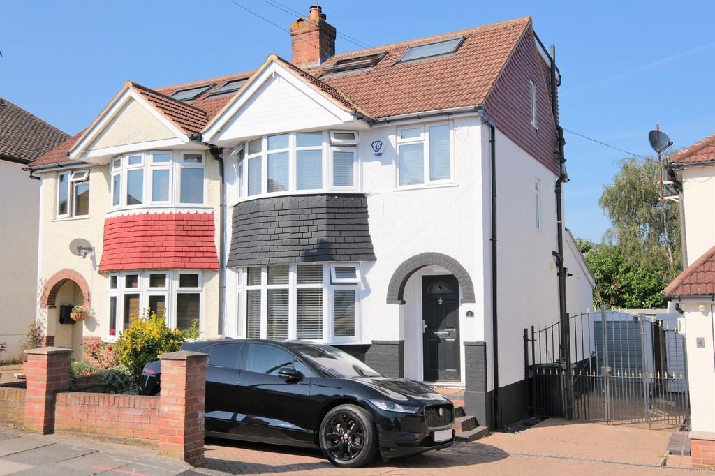 Trentham Drive, Orpington 4 bed semidetached house £600,000