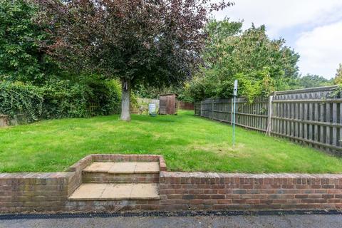 57 Ridgeway, Hurst Green, Etchingham, TN19 7PJ