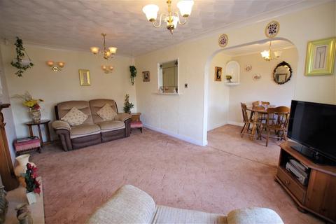 16 Kingfisher Way, Uttoxeter, ST14 8SX