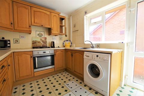 16 Kingfisher Way, Uttoxeter, ST14 8SX