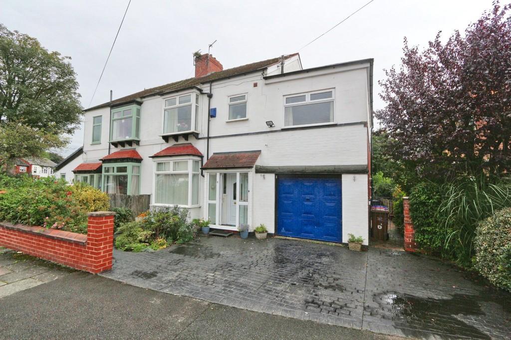 Vestris Drive, Salford 4 bed semidetached house £250,000