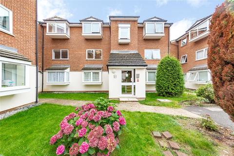 25 Harkness Close, Romford, RM3 9NX