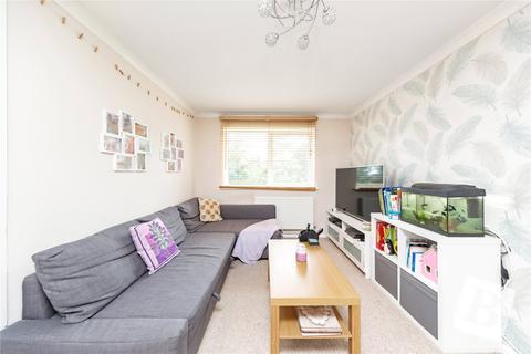 25 Harkness Close, Romford, RM3 9NX