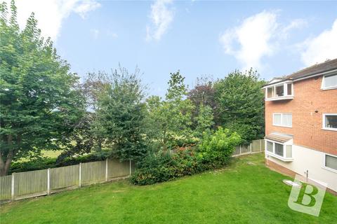 25 Harkness Close, Romford, RM3 9NX