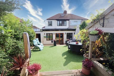 3 Heather Way, Romford, RM1 4SX