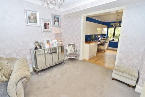3 Heather Way, Romford, RM1 4SX