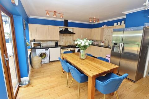 3 Heather Way, Romford, RM1 4SX