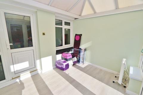 66 Hitchin Close, Romford, RM3 7EG