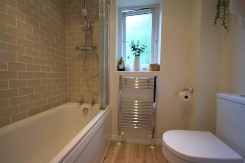 29 School Meadow, Guildford, GU2 8GY
