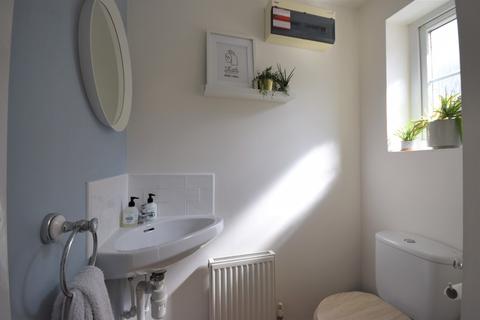 29 School Meadow, Guildford, GU2 8GY