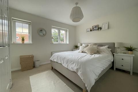 29 School Meadow, Guildford, GU2 8GY