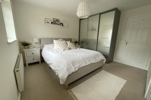 29 School Meadow, Guildford, GU2 8GY