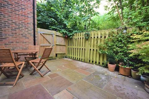 29 School Meadow, Guildford, GU2 8GY