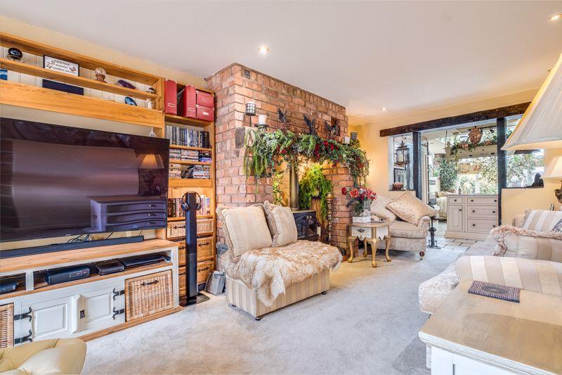 Langford Avenue, Great Barr, Birmingham, B43 5NH 3 bed detached house