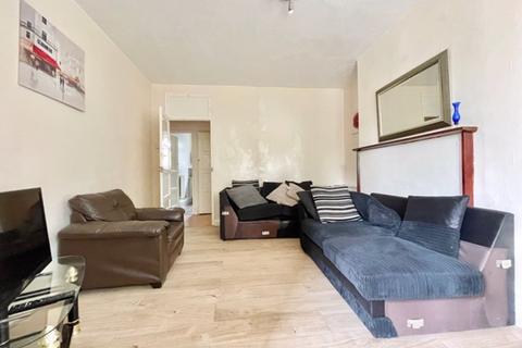 3 bedroom apartment to rent, Tennis Street, SE1