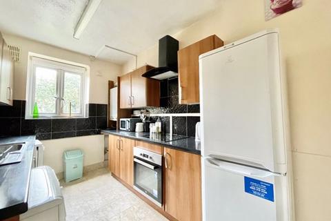 3 bedroom apartment to rent, Tennis Street, SE1