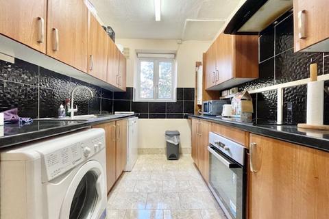 3 bedroom apartment to rent, Tennis Street, SE1