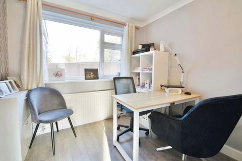 10 Cliffords, Cricklade, Swindon, SN6 6BU