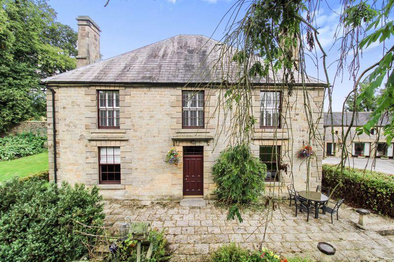 Hulme End, Buxton, Derbyshire, SK17 10 bed detached house £1,400,000