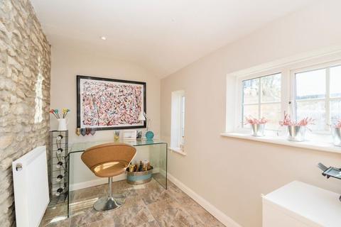 4 Barretts Row, Wendlebury, Bicester, OX25 2PH