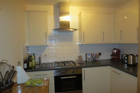 2 bedroom apartment to rent - Chelmer Road, London