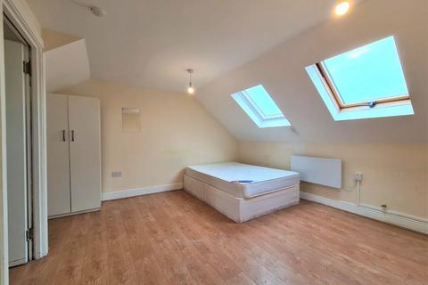 Studio to rent, St. Marys Road, Golders Green, NW11