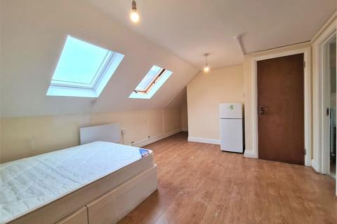 Studio to rent, St. Marys Road, Golders Green, NW11