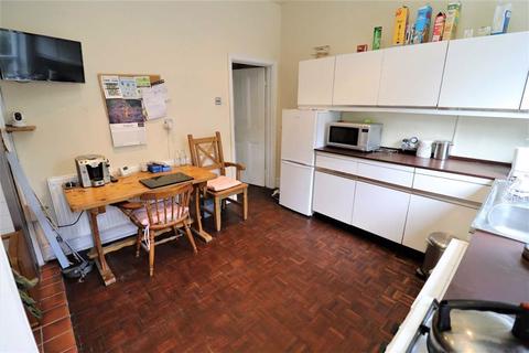 19 Green Walk, Manchester, M16 9RE