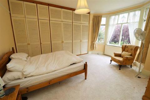 19 Green Walk, Manchester, M16 9RE