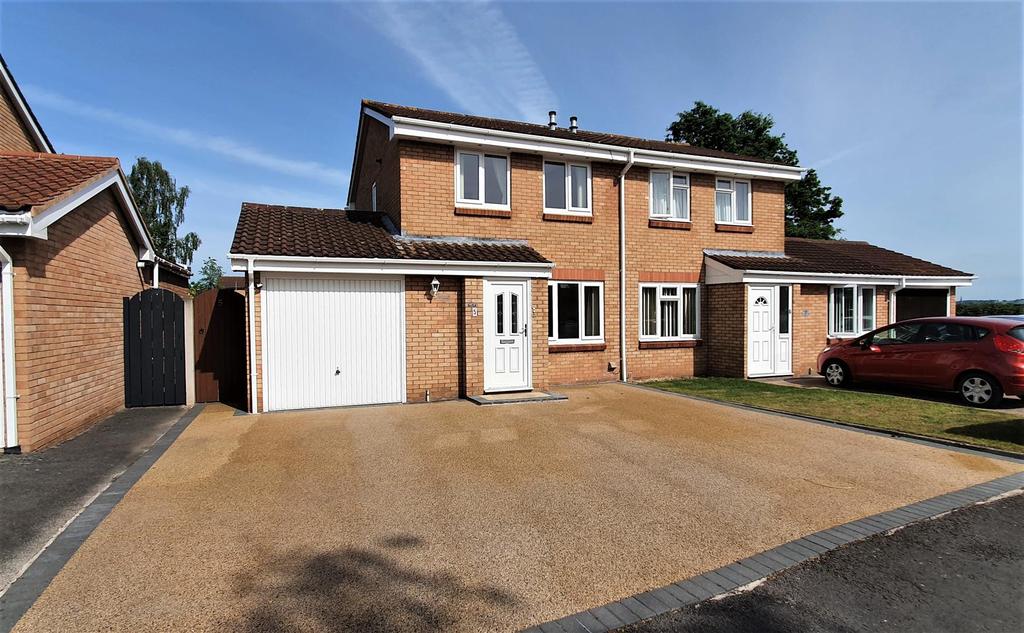Fakenham Drive, Hereford 3 bed semidetached house £265,000