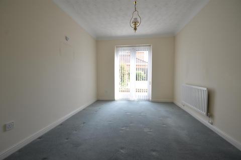 7 Arnhem Place, Shefford, SG17 5UJ