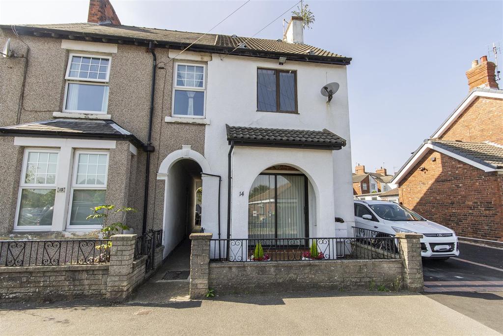Welbeck Road, Bolsover, Chesterfield 3 bed semidetached house £149,950